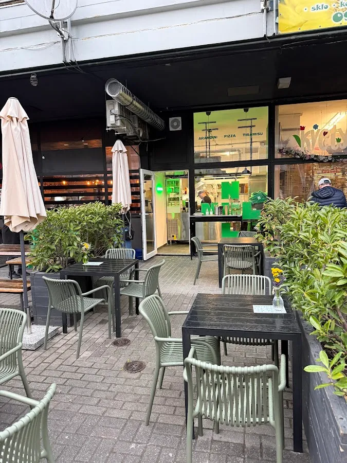 BookNoFees: Uzkodu bārs – NUL NUL Pizza – Bratislava – NUL NUL Pizza, foto 1
