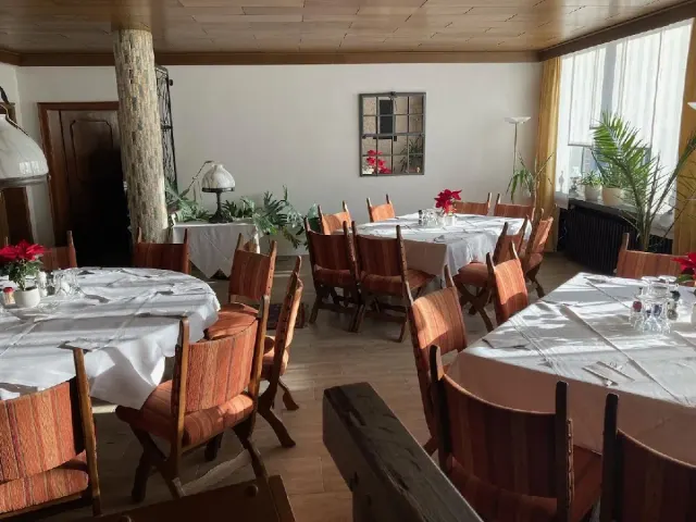 BookNoFees: Restorāns – Königshof – Erwitte – Karaliskā galma, foto 2