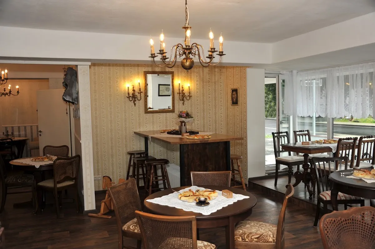 BookNoFees: Restorāns – Café Klarfeld – Hilchenbach – Kafejnīca „Klarfeld”, foto 1