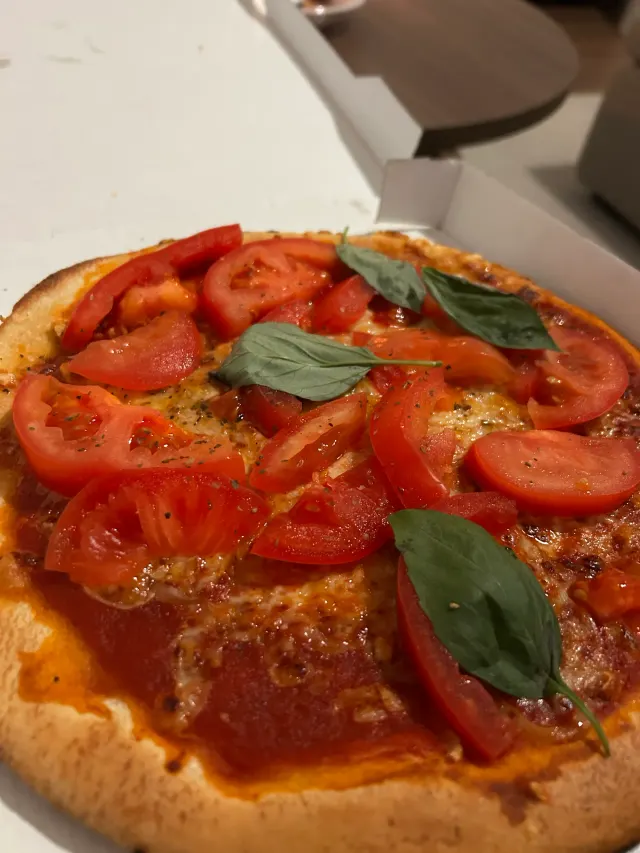 BookNoFees: Uzkodu bārs – Chilli Grill – Sundern-Hachen – „Chilli Grill”, foto 2