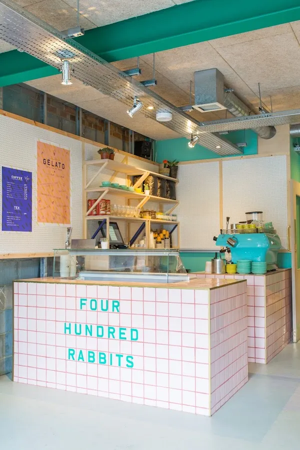 BookNoFees: Restorāns – Four Hundred Rabbits – London – Četri simti trušu, foto 1