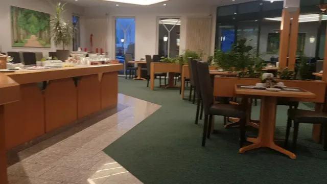 BookNoFees: Restorāns – Feldschlößchen Hotel – Geseke – Viesnīca „Feldschlößchen”, foto 3
