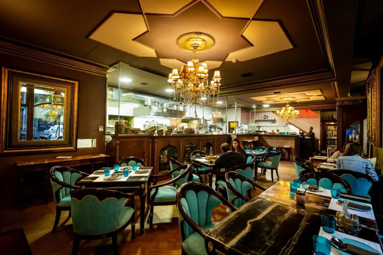 BookNoFees: Restorāns – Byblos – Budapest – Biblos, foto 1