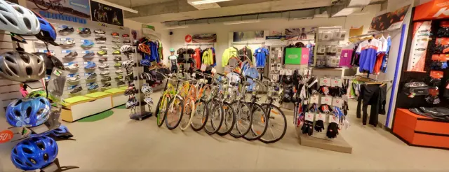 BookNoFees: Restorāns – Green Bike Cafe – Bratislava – „Green Bike Cafe“, foto 2
