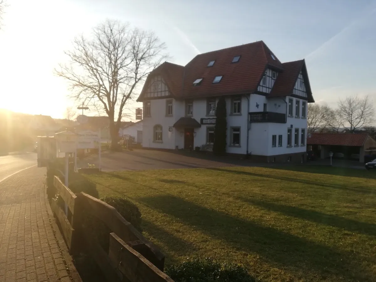BookNoFees: Restorāns – Dorfkrug – Marsberg – Ciemata krogs, foto 1