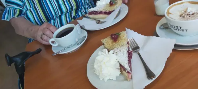 BookNoFees: Restorāns – Café und Konditorei Wenning – Herdecke – Kafejnīca un konditoreja „Wenning“, foto 2