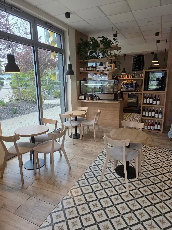 BookNoFees: Kafejnīca – Mills Coffee – Bratislava – „Mills Coffee“, foto 1