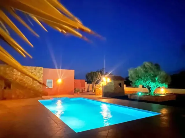 BookNoFees: „Finca El Lomo“ — jūsu mājīgā mājvieta ar privāto baseinu, Triquivijate – Triquivijate
