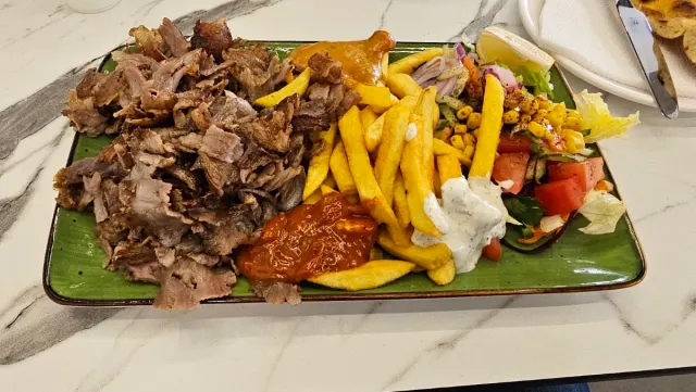 BookNoFees: Uzkodu bārs – Istanbul Kebap Hagen – Hagen – Stambulas kebabs Hagenā, foto 3