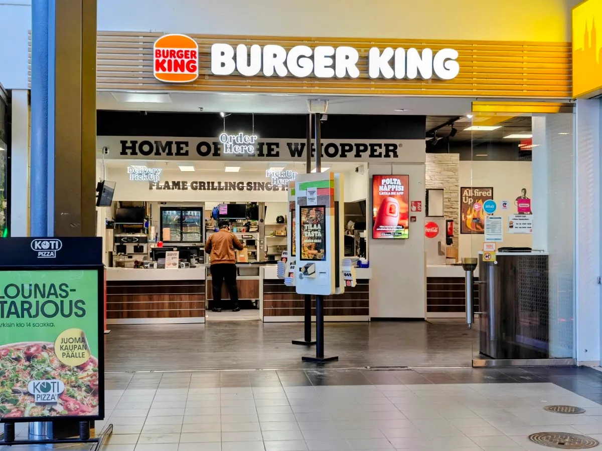 BookNoFees: Uzkodu bārs – Burger King – Helsinki – Burger King, foto 1