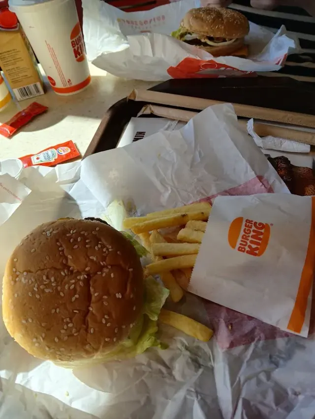 BookNoFees: Uzkodu bārs – Burger King – Helsinki – Burger King, foto 2