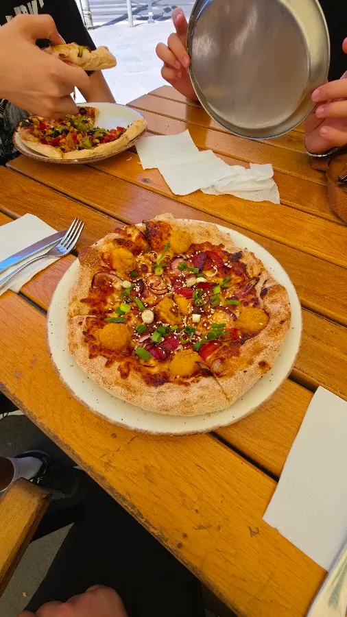 BookNoFees: Restorāns – Pizza Hut – Bucharest – Pizza Hut, foto 2