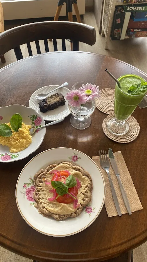 BookNoFees: Kafejnīca – Café Brutale – Helsinki – Kafejnīca „Brutale“, foto 2