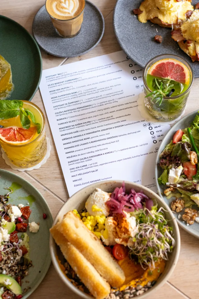 BookNoFees: Kafejnīca – Bistro Monk – Prague – Bistro Monk, foto 1
