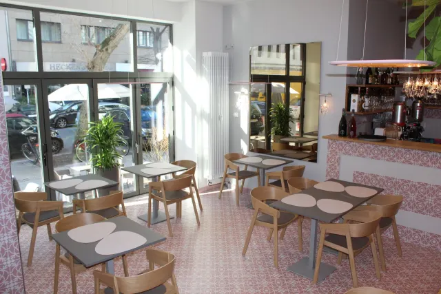 BookNoFees: Restorāns – Napolita – Berlin – Neapoles, foto 2