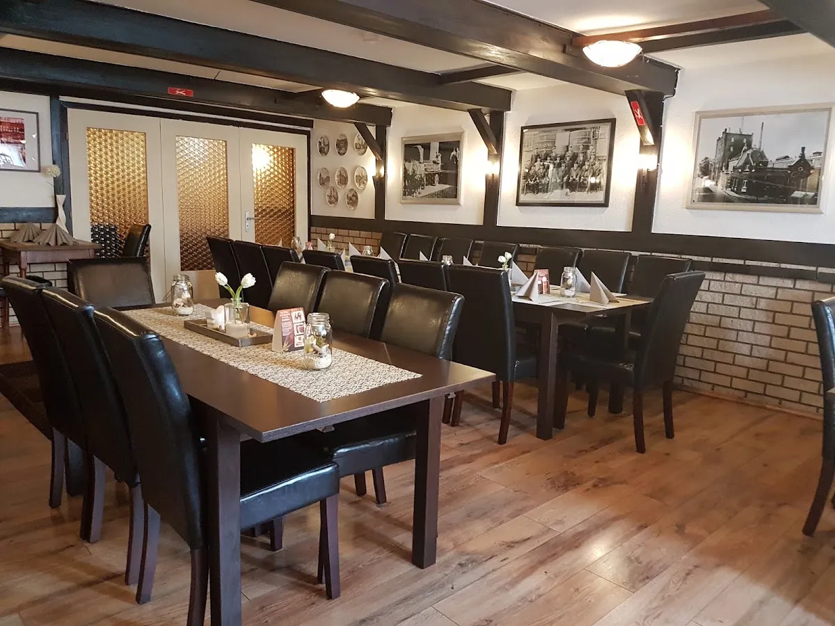 BookNoFees: Restorāns – Altes Gasthaus Schulze Beckinghausen – Kamen – Vecā viesnīca „Schulze Beckinghausen”, foto 1