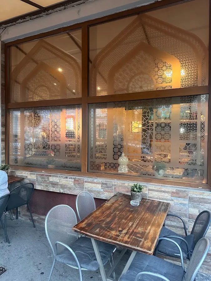 BookNoFees: Restorāns – Jasmin Al Shaam – Bratislava – Sīrijas jasmīns, foto 1