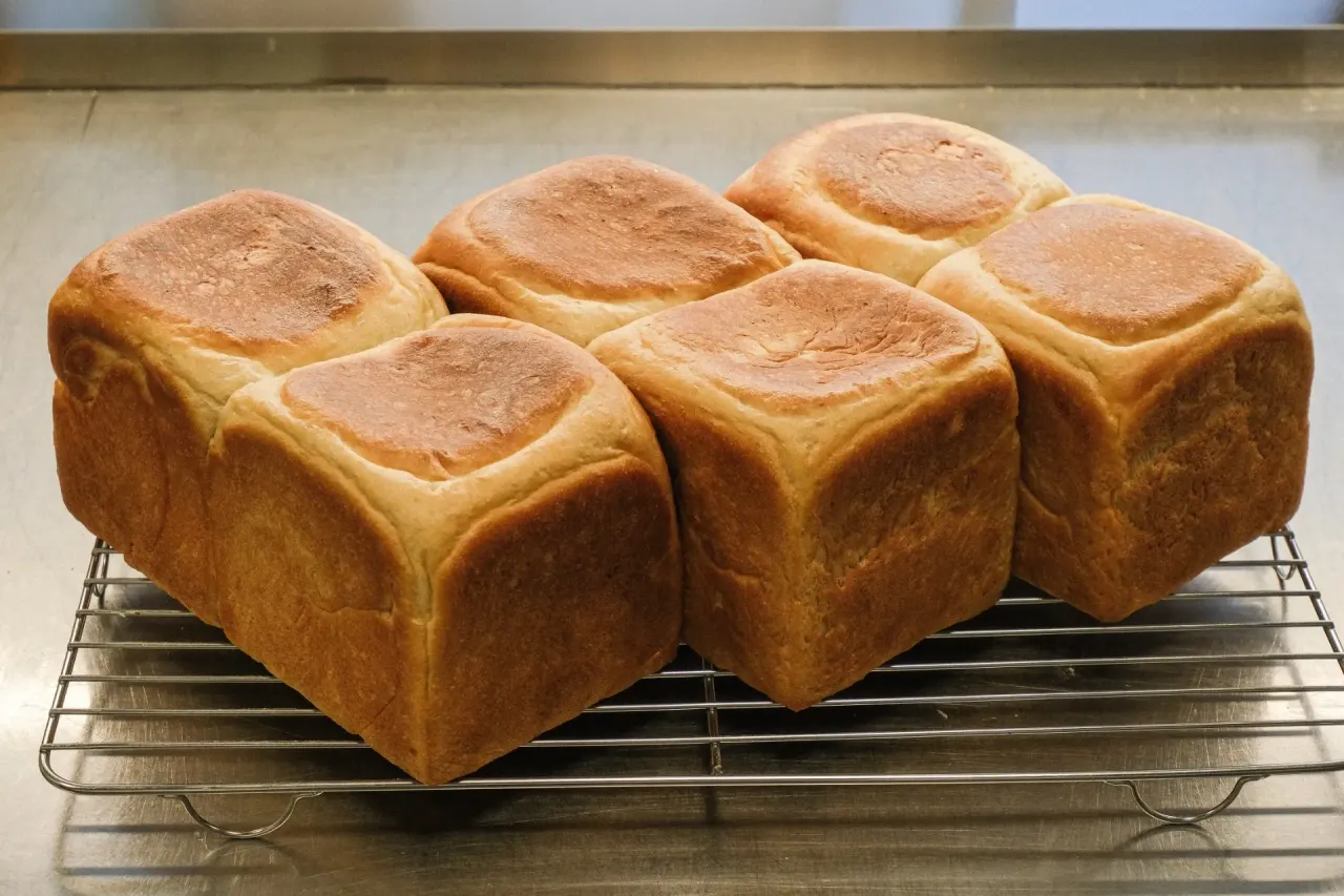 BookNoFees: Maiznīca – Nippan Bakery – Prague – „Nippan“ maizes ceptuve, foto 1