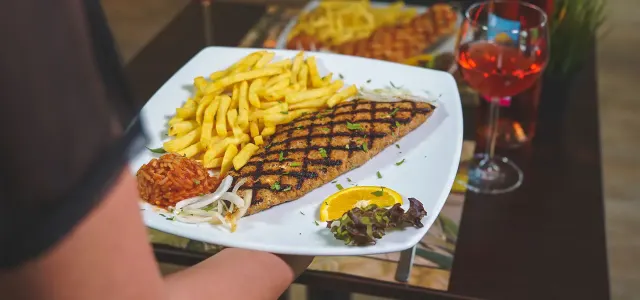 BookNoFees: Restorāns – Olympia Restaurant – Menden – Restorāns „Olympia“, foto 2