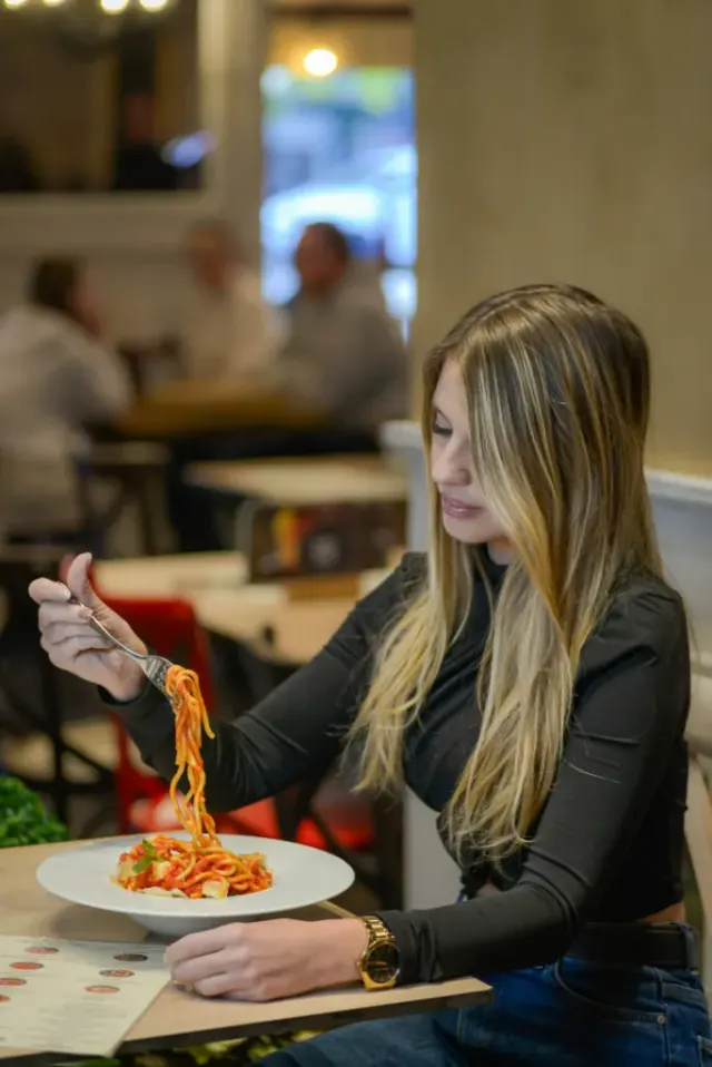 BookNoFees: Restorāns – Forni di Napoli Bazilika – Budapest – Neapoles Bazilikas krāsnis, foto 2