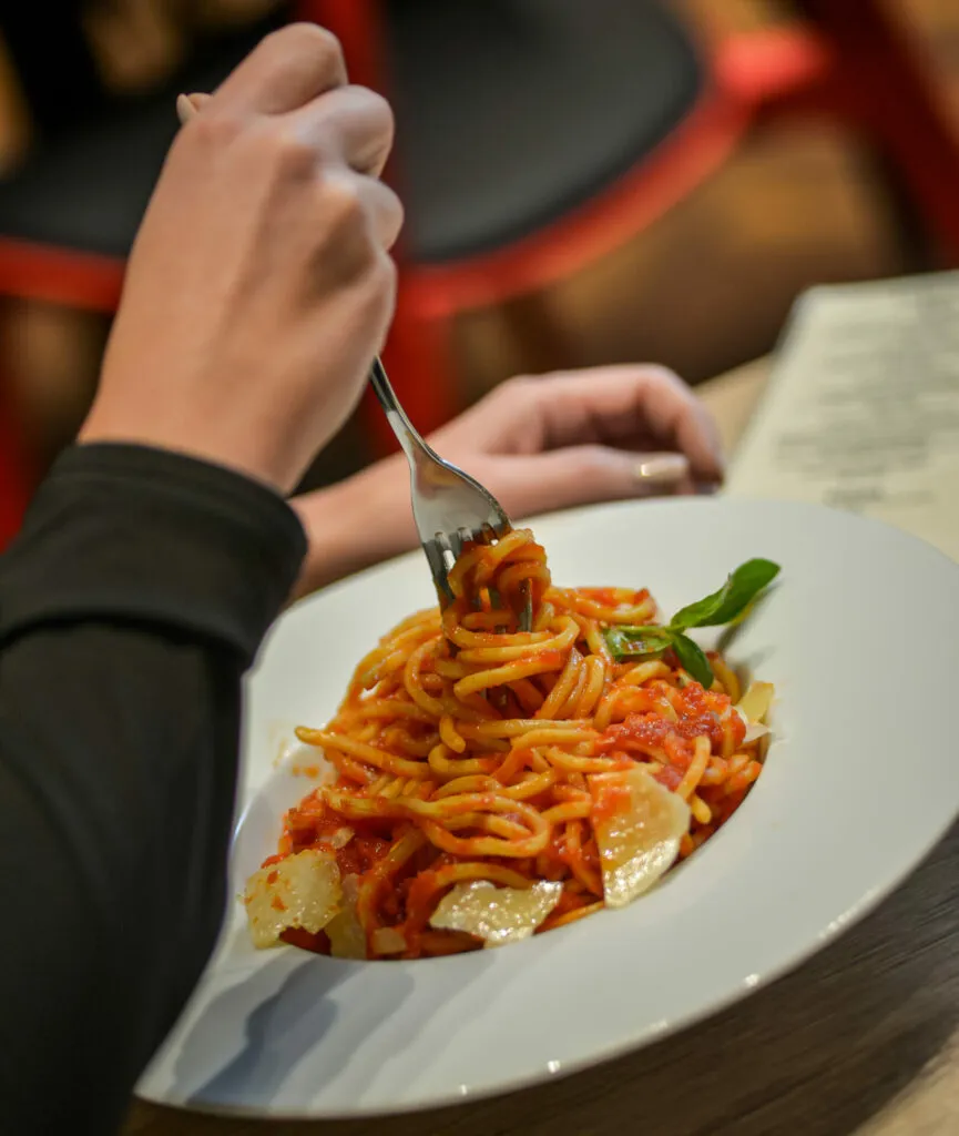 BookNoFees: Restorāns – Forni di Napoli Bazilika – Budapest – Neapoles Bazilikas krāsnis, foto 1