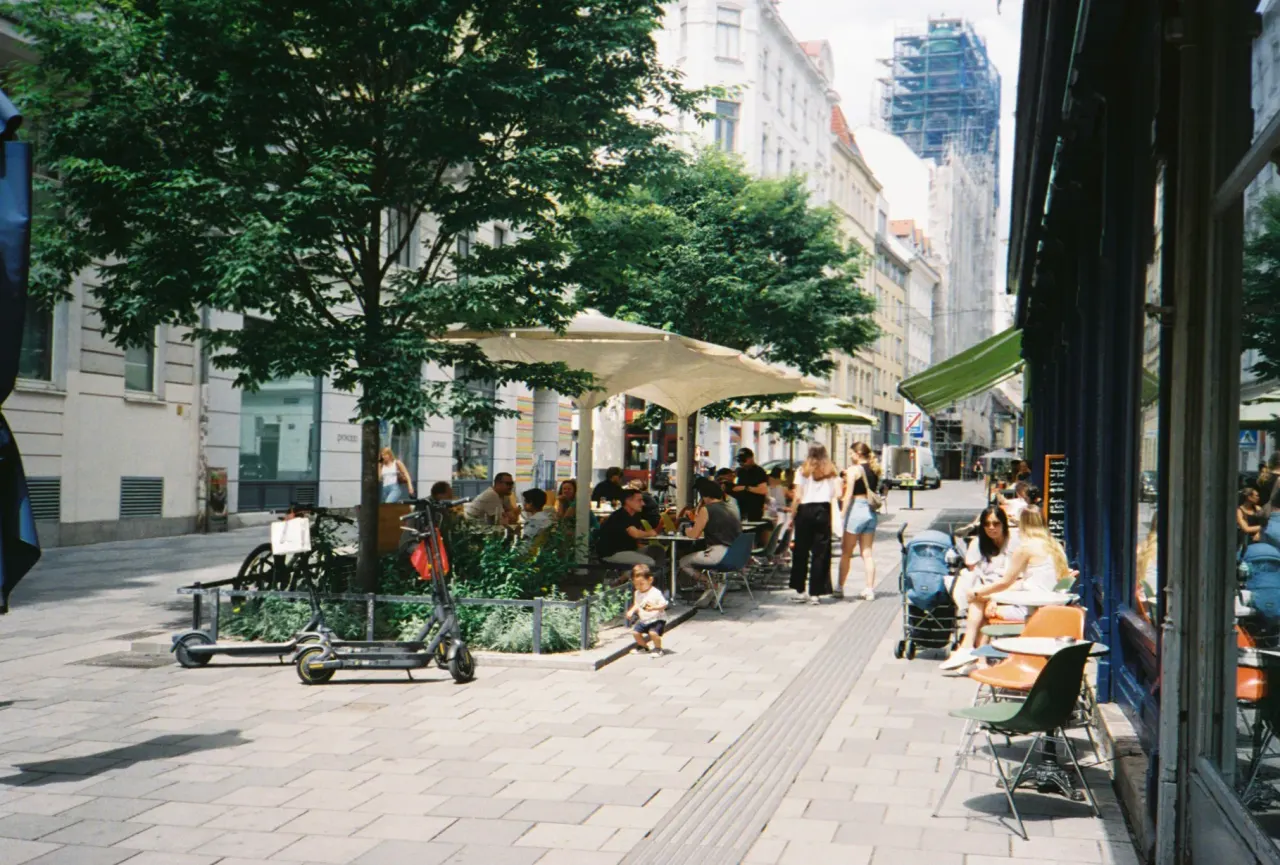BookNoFees: Kafejnīca – Café Europa Lager – Vienna – Café Europa Lager, foto 1