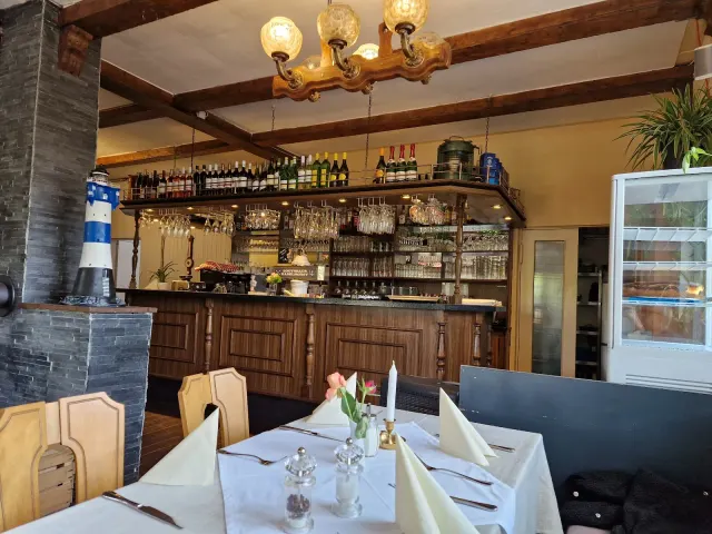 BookNoFees: Restorāns – Bergers Bootshaus – Berlin – Bergers laivu angārs, foto 2