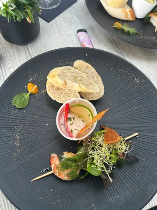 Restorāns – BookNoFees: foto no Valentina Pfenning atsauksmes par Treibgut