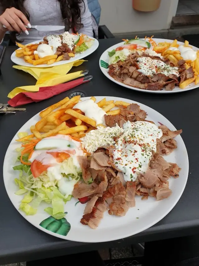 BookNoFees: Uzkodu bārs – Yan's Grill Imbiss – Geseke – Yan's Grill Imbiss, foto 2