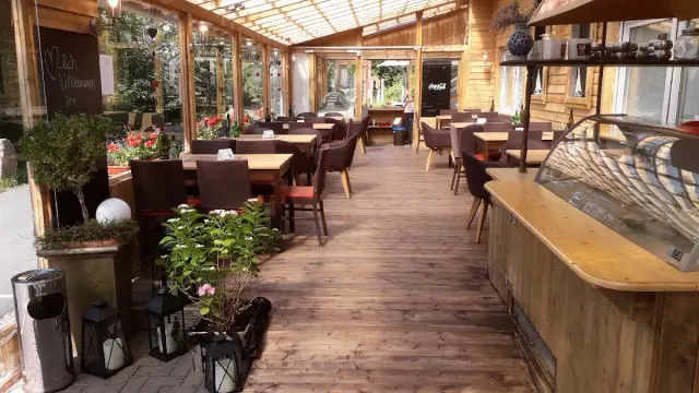 BookNoFees: Fährhaus und Bikercafé am Diemelsee, Marsberg