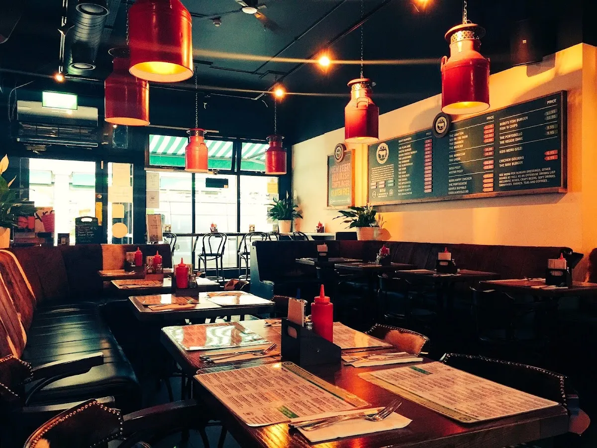 BookNoFees: Uzkodu bārs – Bóbó's – Dublin – Bobo's, foto 1