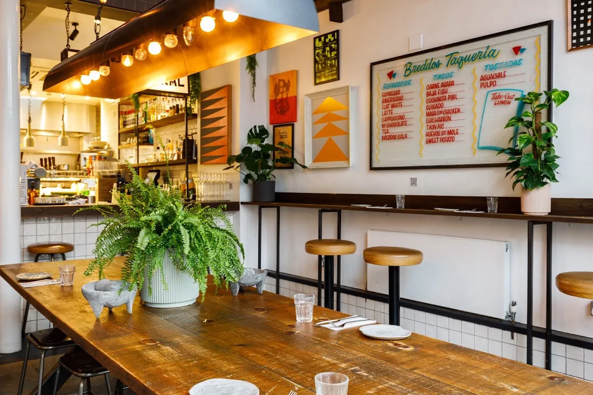BookNoFees: Restorāns – Breddos – London – Breddos, foto 1