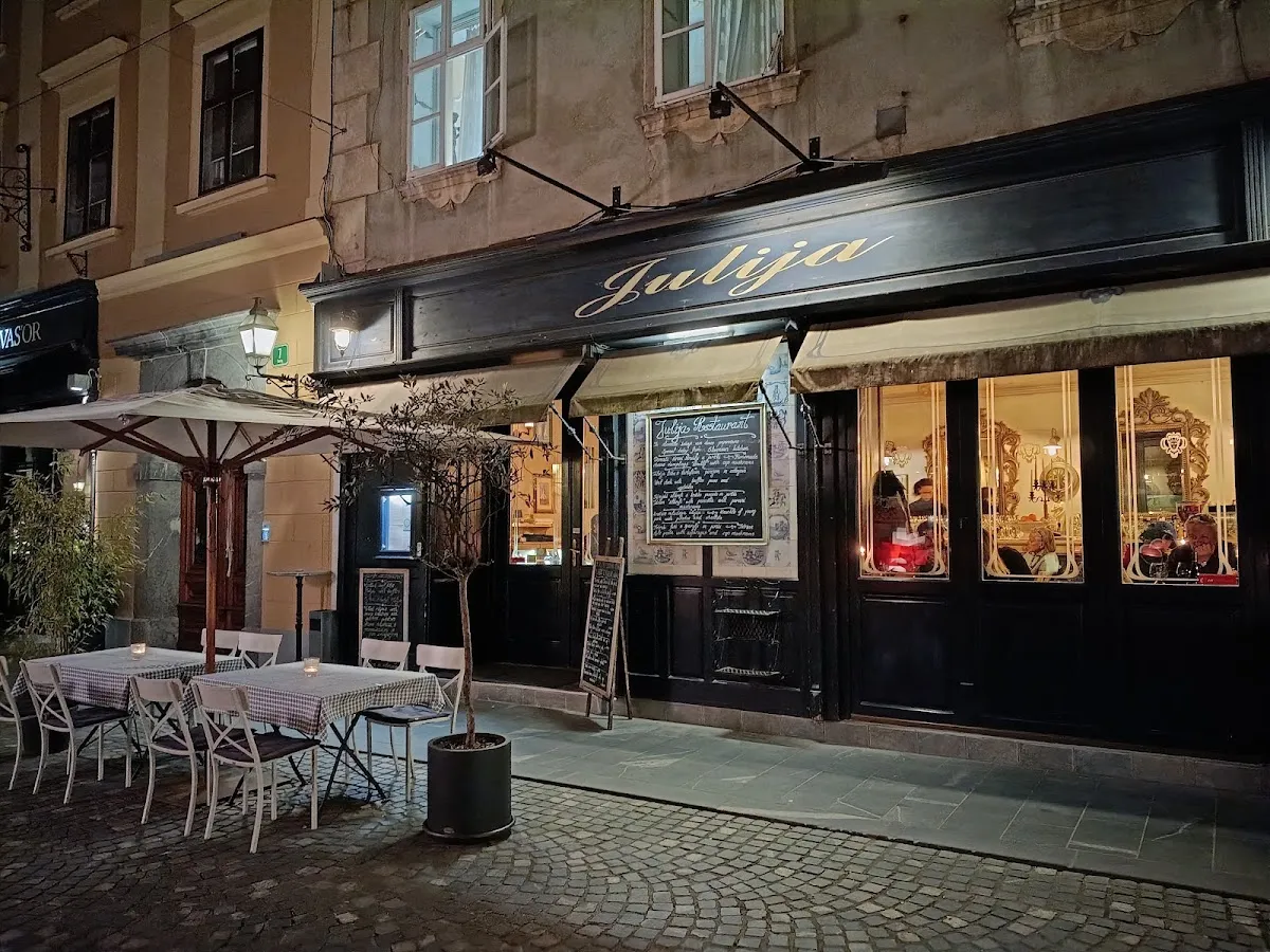 BookNoFees: Restorāns – Julija – Ljubljana – Jūlija, foto 1