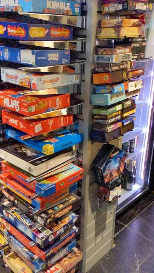 BookNoFees: Kafejnīca – Café Boardgame – Helsinki – Kafejnīca „Boardgame“, foto 3