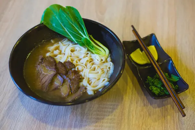 BookNoFees: Uzkodu bārs – Flour Style Wok Bar – Budapest – „Flour Style Wok Bar”, foto 3