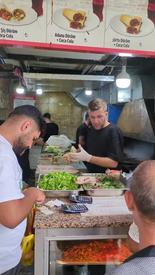 BookNoFees: Kafejnīca – Dürümcü Mustafa – Istanbul – Mustafa, duruma pārdevējs, foto 2