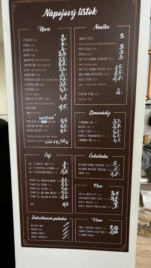 BookNoFees: Kafejnīca – Domček Medická – Bratislava – Mājiņa „Medická“, foto 2