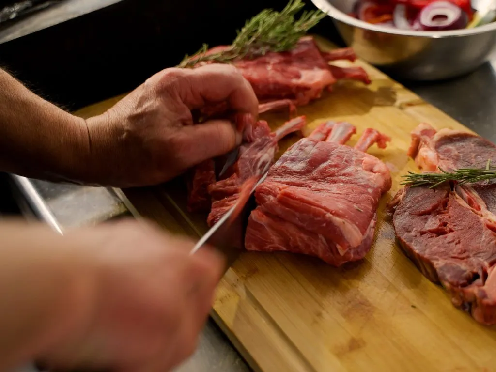 BookNoFees: Uzkodu bārs – Grill Mánia – Budapest – Grila mānija, foto 1