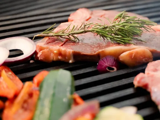 BookNoFees: Uzkodu bārs – Grill Mánia – Budapest – Grila mānija, foto 3