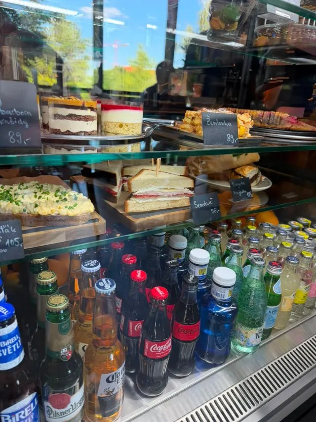 BookNoFees: Kafejnīca – Bellčafe – Prague – Bellčafe, foto 2