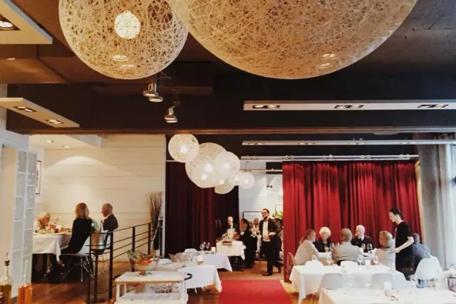 BookNoFees: Brasserie Mares, Oslo