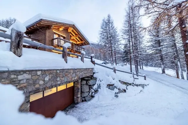 BookNoFees: brīvdienu māja, Moritz – Klusa koka villa
