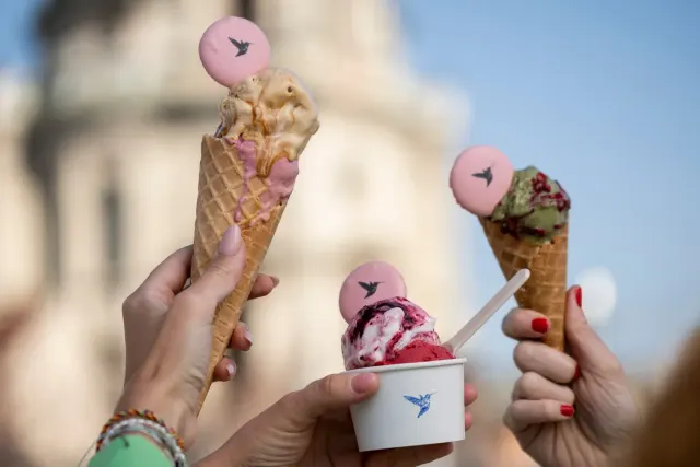 BookNoFees: Kafejnīca – Chez Dodo – Budapest – Pie Dodo, foto 2