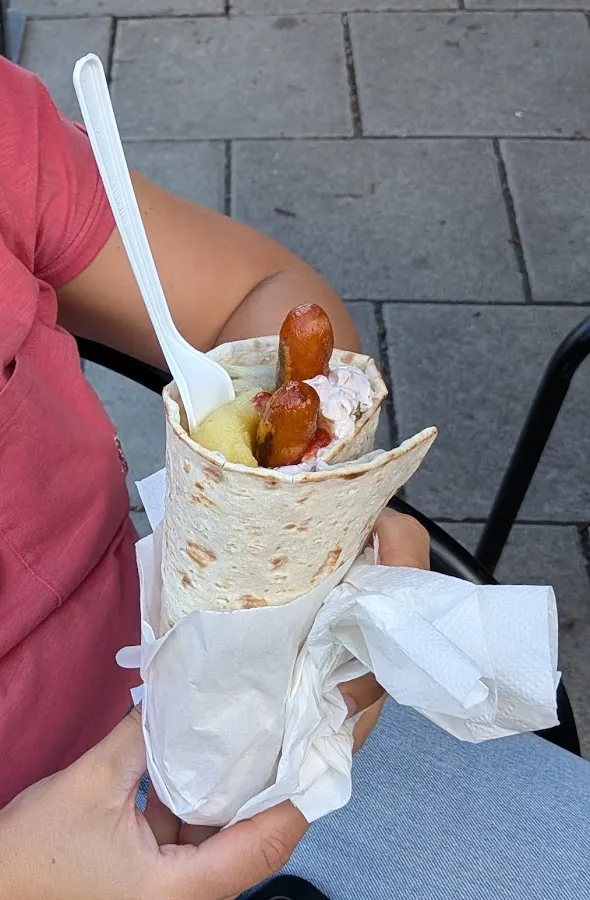 BookNoFees: Uzkodu bārs – Nyhetsgrillen – Stockholm – Ziņu grils, foto 2