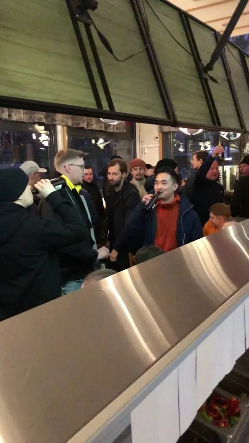 BookNoFees: Uzkodu bārs – Il coure – Stockholm – Viņš skrien, foto 3