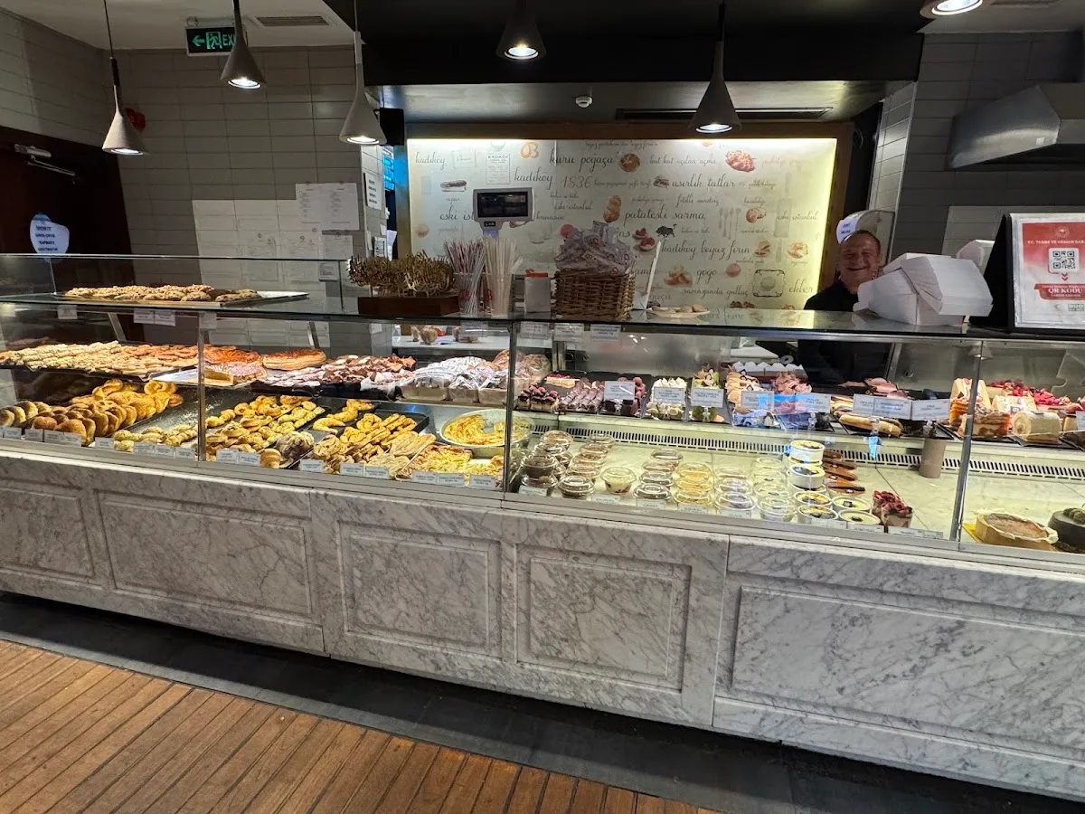 BookNoFees: Maiznīca – Beyaz Fırın Suadiye – Istanbul – „Beyaz Fırın“ Suadiye, foto 1