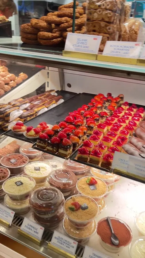 BookNoFees: Maiznīca – Beyaz Fırın Suadiye – Istanbul – „Beyaz Fırın“ Suadiye, foto 3