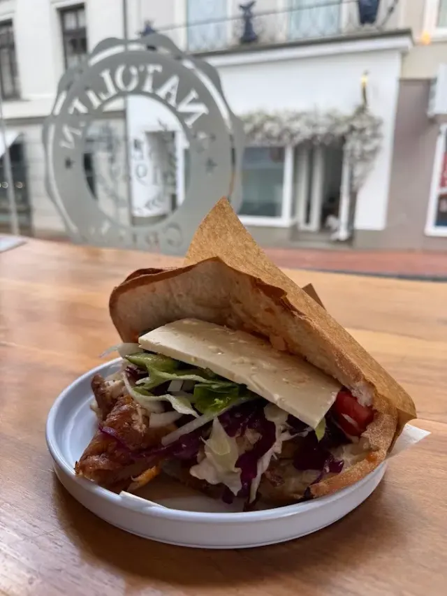 BookNoFees: Restorāns – Anatolien Grill Schnellimbiss – Lüdenscheid – „Anatolien Grill“ ātrās ēdināšanas restorāns, foto 2