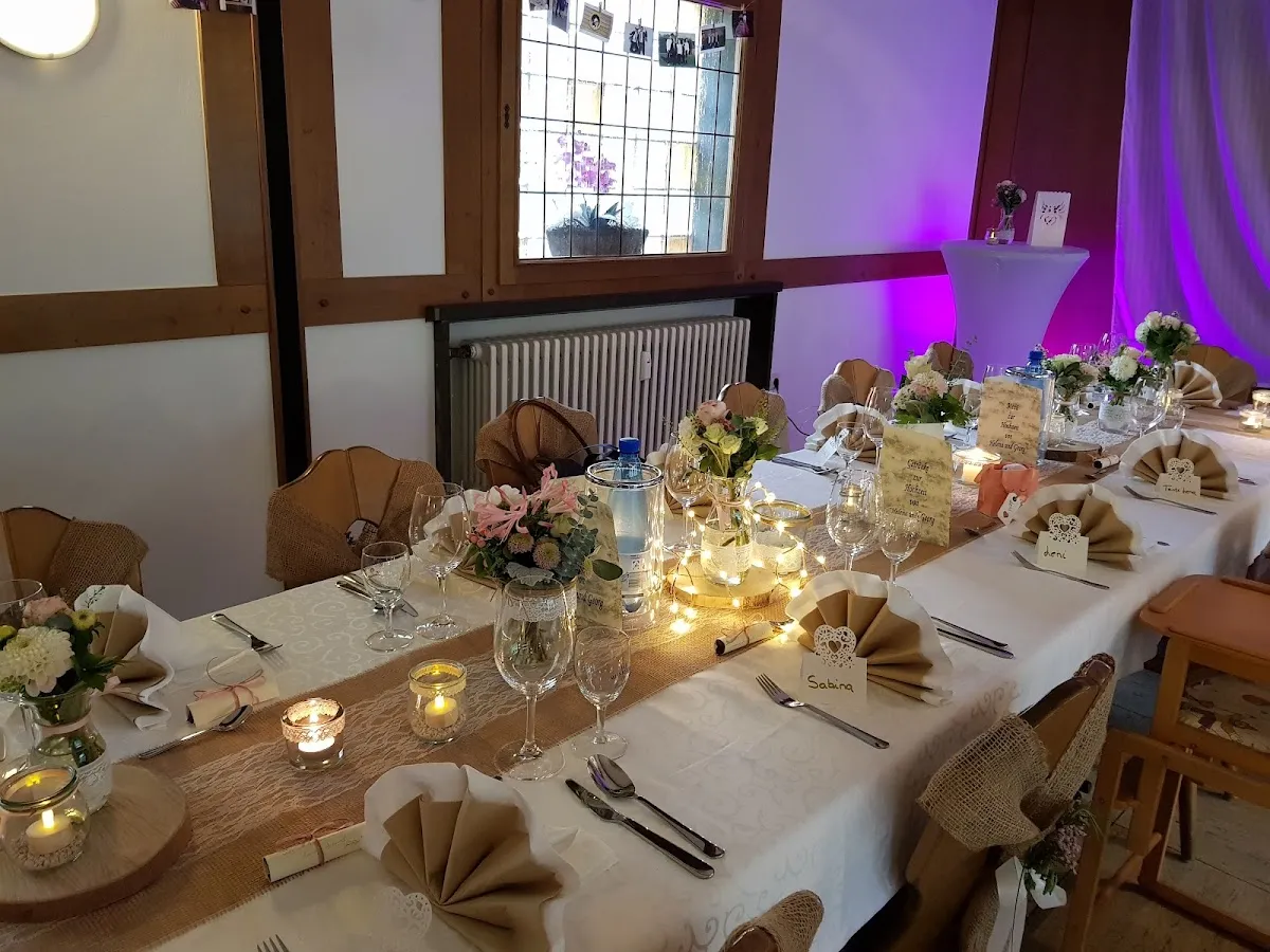 BookNoFees: Restorāns – Haus Wienecke Gaststätte – Anröchte – Vienekes māja – ēdināšanas iestāde, foto 1