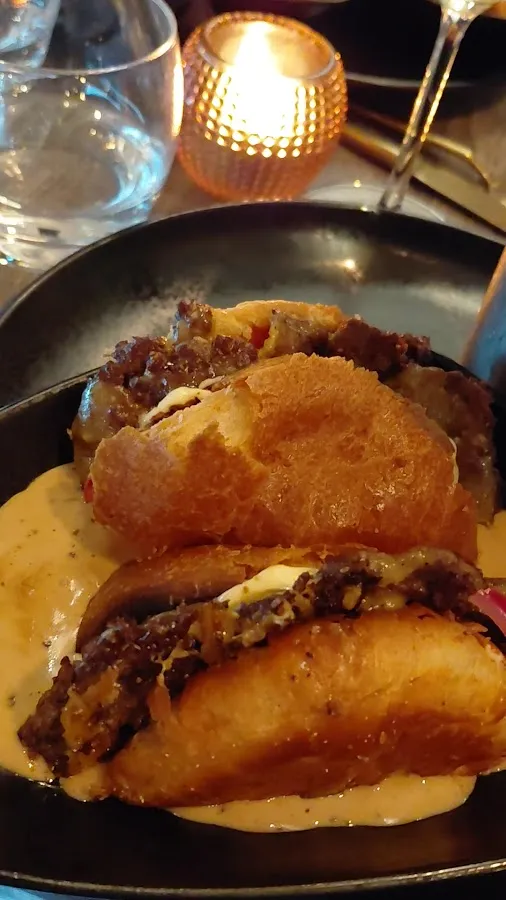 BookNoFees: Restorāns – Burgers & Wine – Helsinki – Burgeri un vīns, foto 2